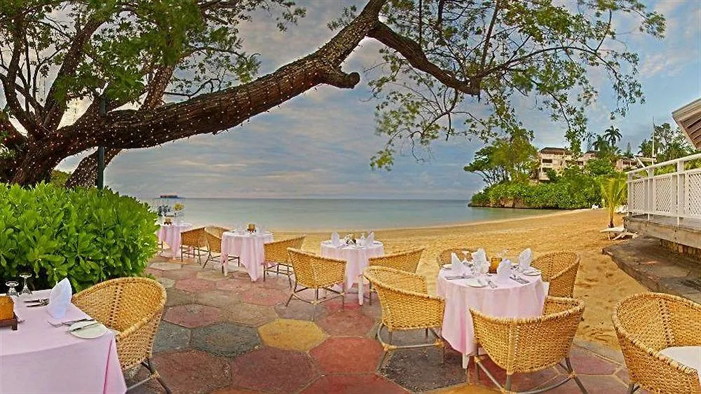 Курортный комплекс Отель Couples Sans Souci (Adults Only) Очо-Риос